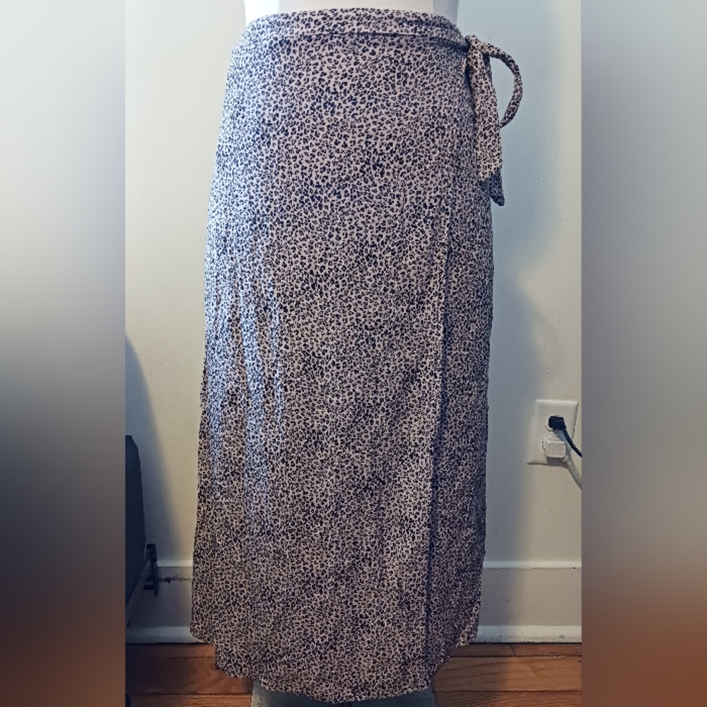 Urban Romantics Womans M Cheetah Leopard Wrap Skirt With Side Bow Midi